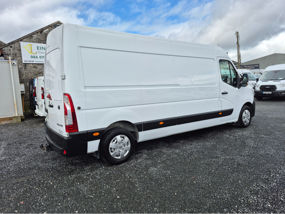 2021 Renault Master - image 10