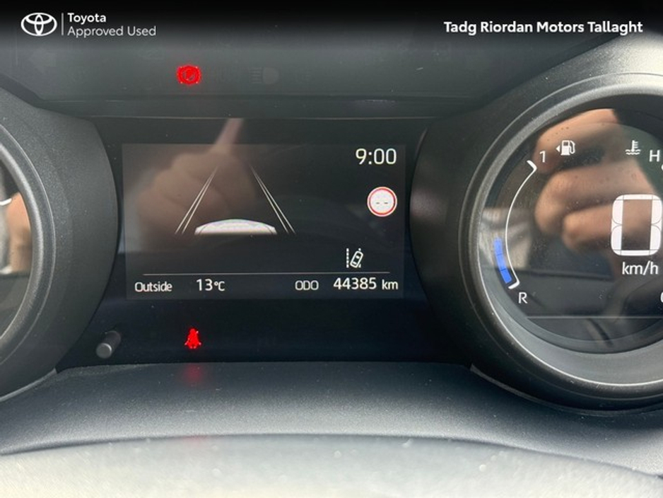 2023 Toyota Yaris Cross - image 12