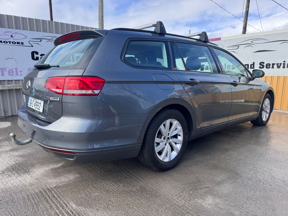 2016 Volkswagen Passat - image 7