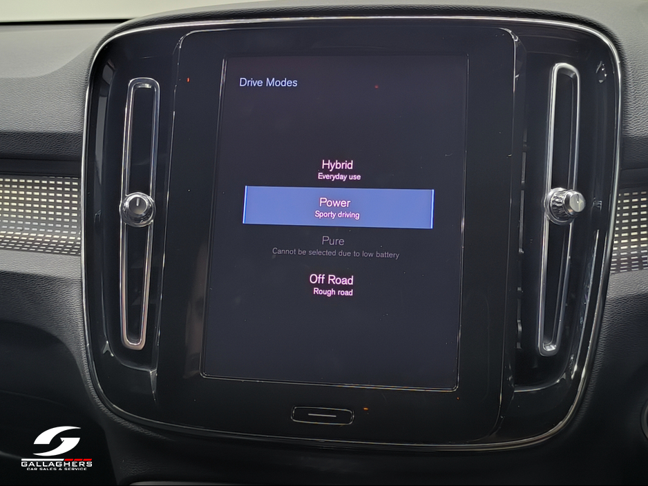 2022 Volvo XC40 (221) R-DESIGN T4 RECHARGE AUTO €33,995