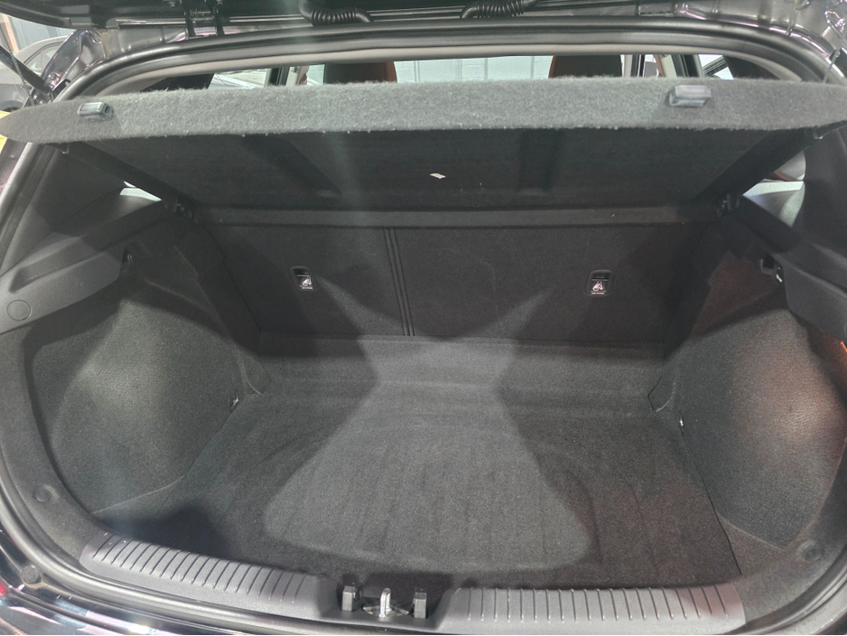 2018 Hyundai i30 - image 15