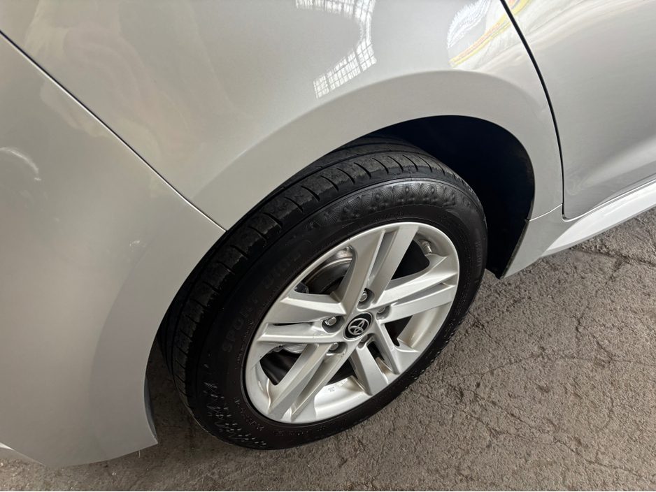 2021 Toyota Corolla - image 3