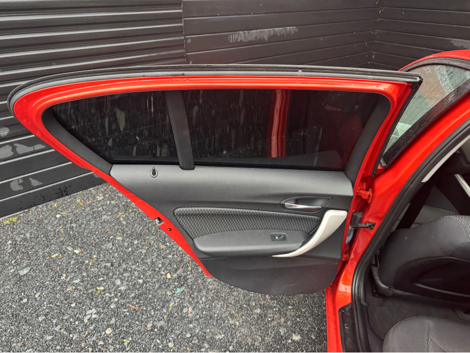 2014 BMW 1 Series *116i AUTO 5DR* €12,995