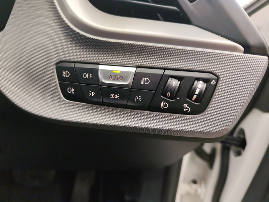 2020 BMW 1 Series - image 16