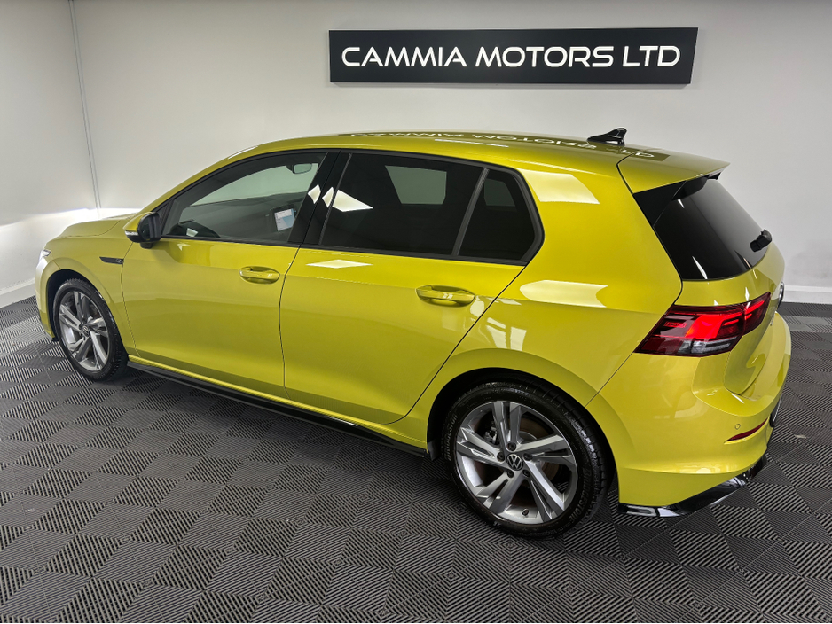 2021 Volkswagen Golf - image 4