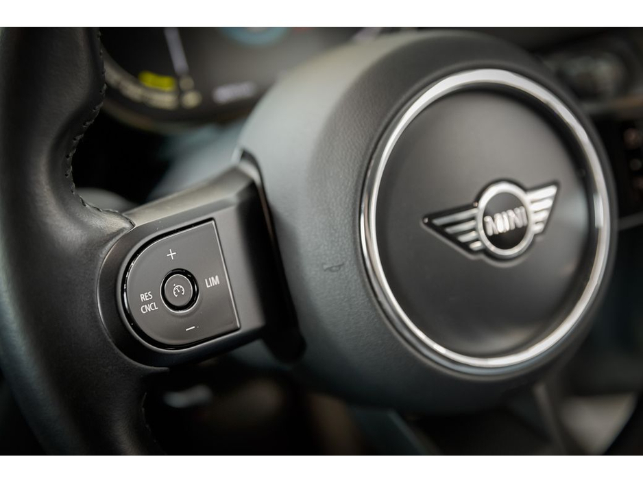 2022 MINI Countryman - image 31