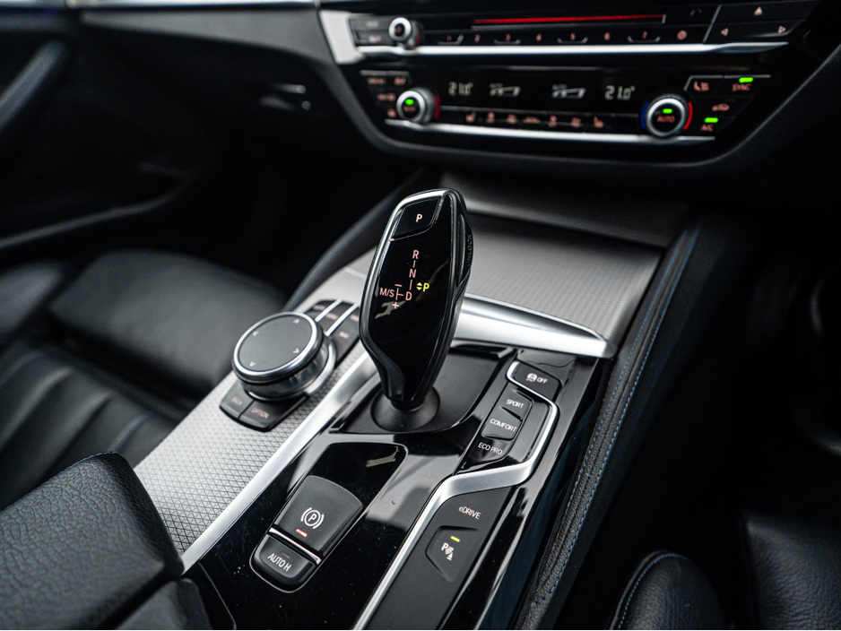 2018 BMW 5 Series 182 BMW 530e M-Sport/High spec/1yr warranty €23,888