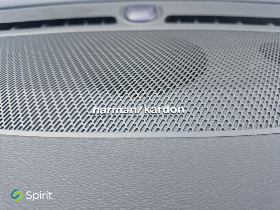 2023 Volvo C40 - image 11