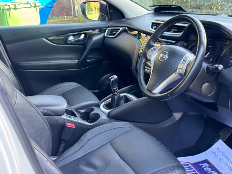 2015 Nissan Qashqai - image 7