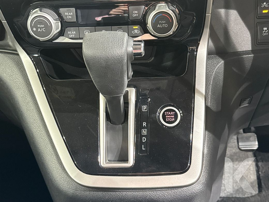 2018 Nissan Serena "8-SEATER" 2.0L HYBRID AUTOMATIC - CRUISE CONTROL - BLUETOOTH AUDIO - REVERSE CAMERA - POWER SLIDING DOORS €20,950