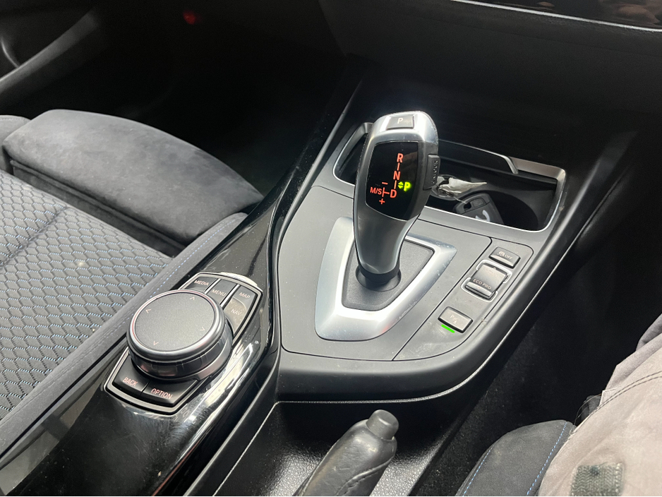 2018 BMW 1 Series - image 16