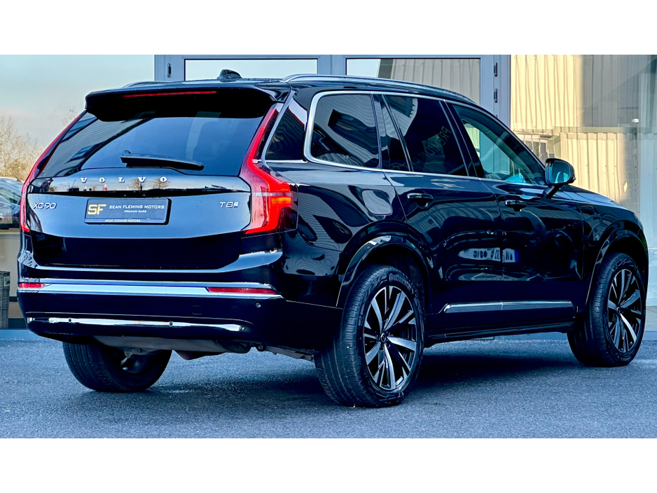 2025 Volvo XC90 CORE T8 PHEV AWD AUTO