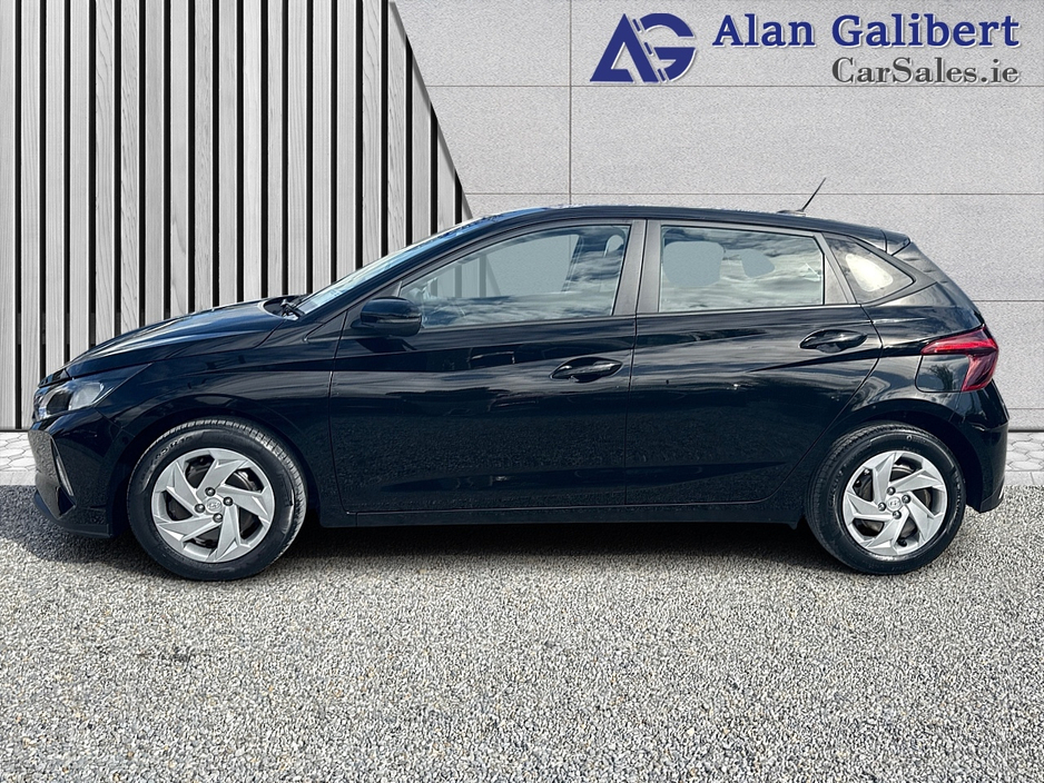 2023 Hyundai i20 - image 5