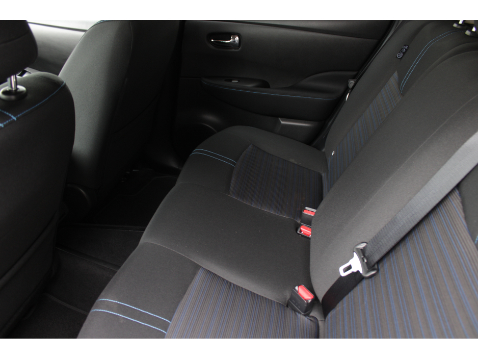 2022 Nissan Leaf - image 20