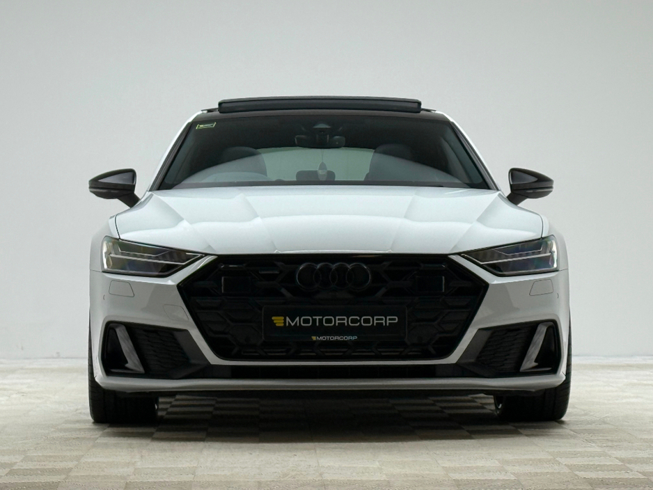 2025 Audi A7 - image 2
