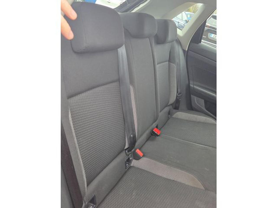 2023 Volkswagen Polo - image 7