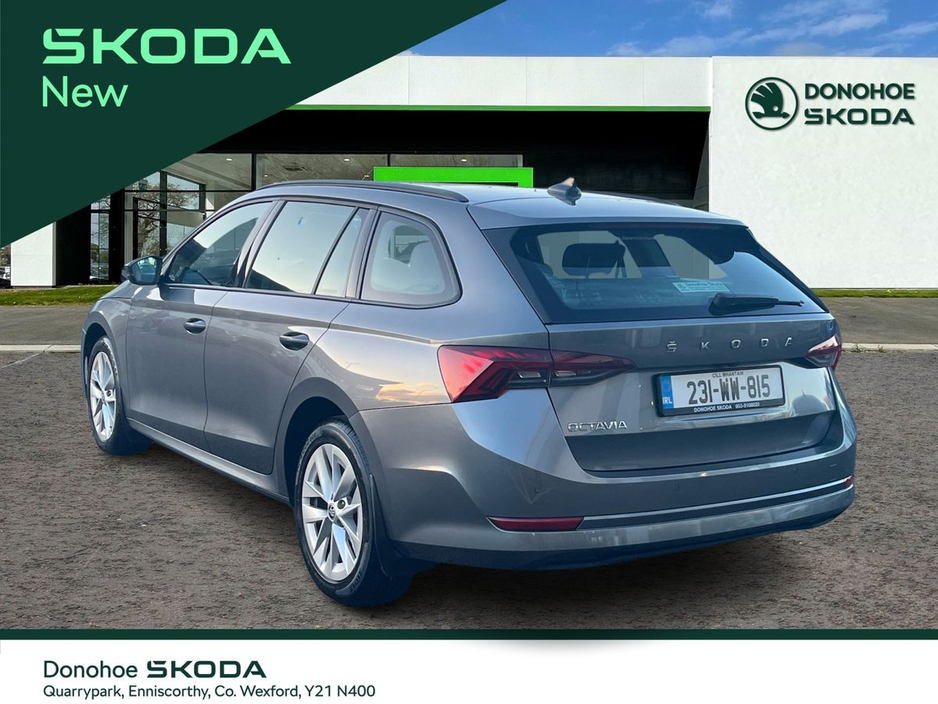 2023 Skoda Octavia - image 3