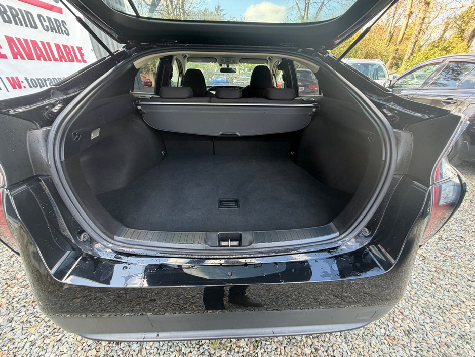 2018 Toyota Prius - image 12