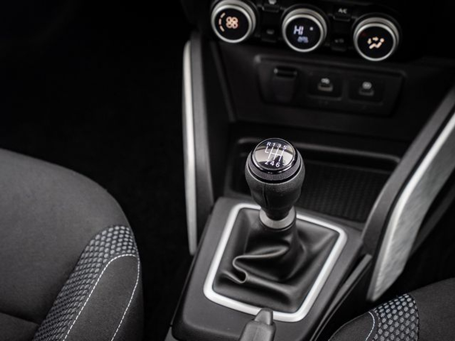 2024 Dacia Duster Journey Blue DCI 115 Dfull MY2 €25,950