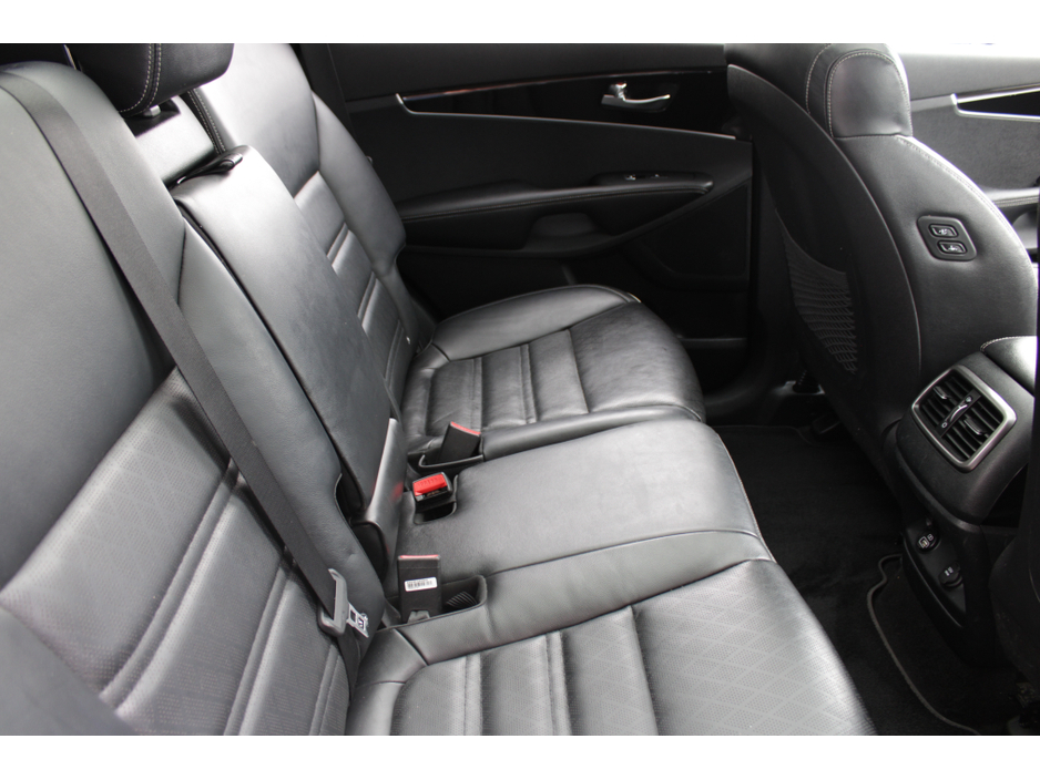 2018 Kia Sorento - image 19