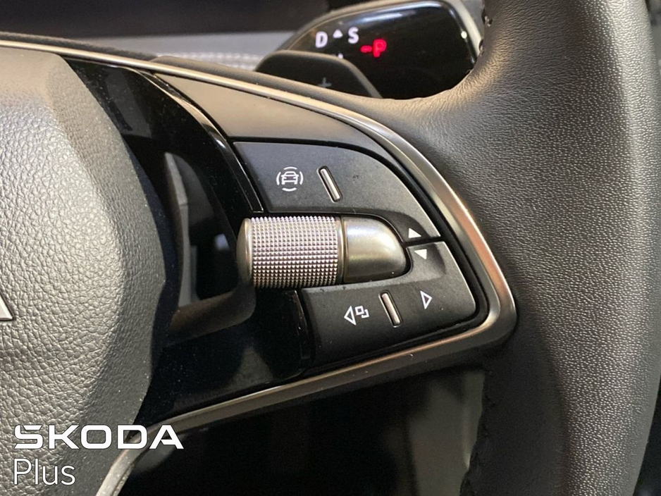 2025 Skoda Superb - image 23