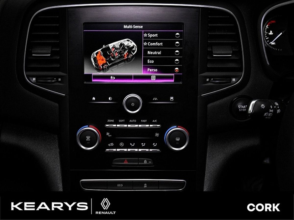 2020 Renault Megane - image 20