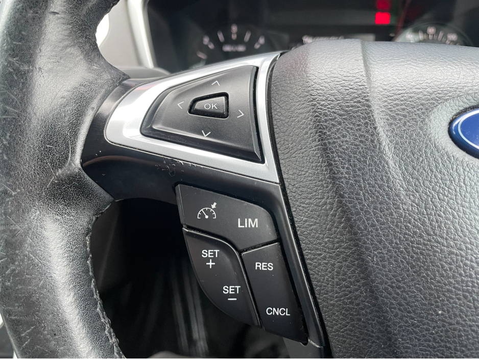 2016 Ford Mondeo - image 17