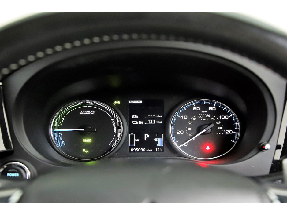 2018 Mitsubishi Outlander - image 18