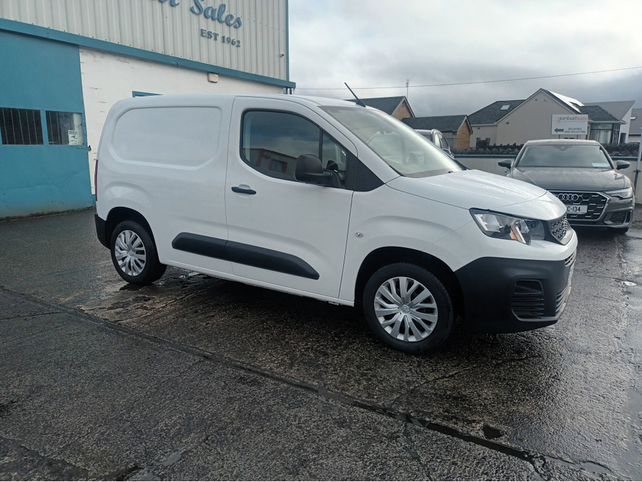2022 Peugeot Partner PROFESSIONAL PLUS 1.5  HDI 100 6 €13,414