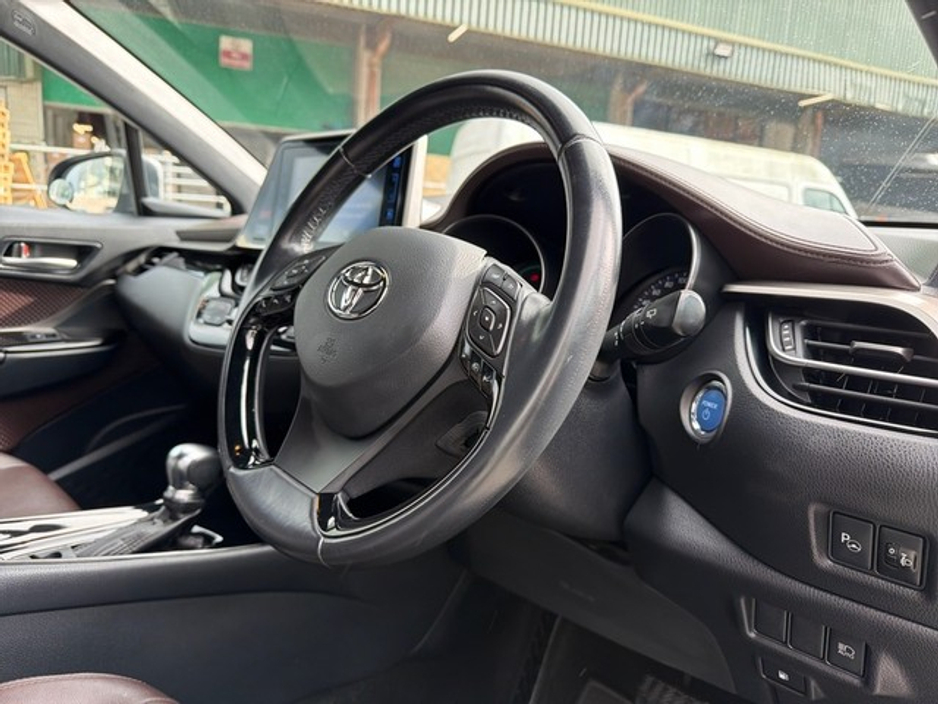 2018 Toyota C-HR - image 11