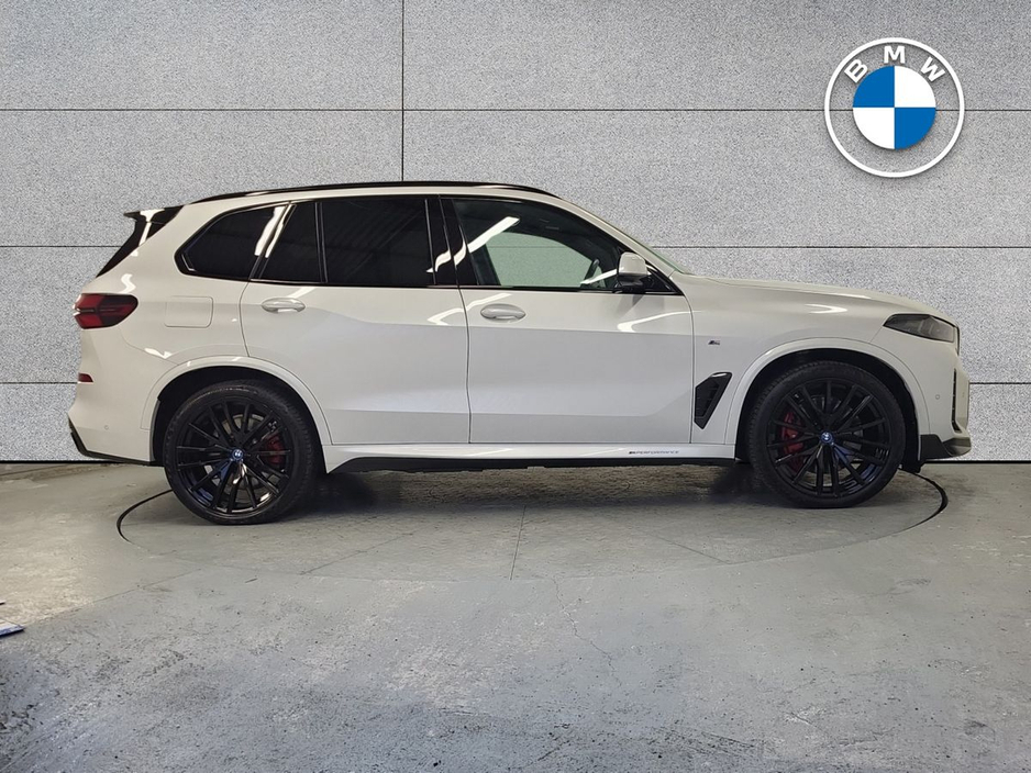 2024 BMW X5 xDrive50e M Sport €90,975