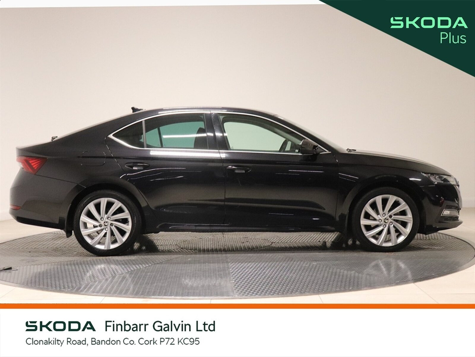 2023 Skoda Octavia - image 11