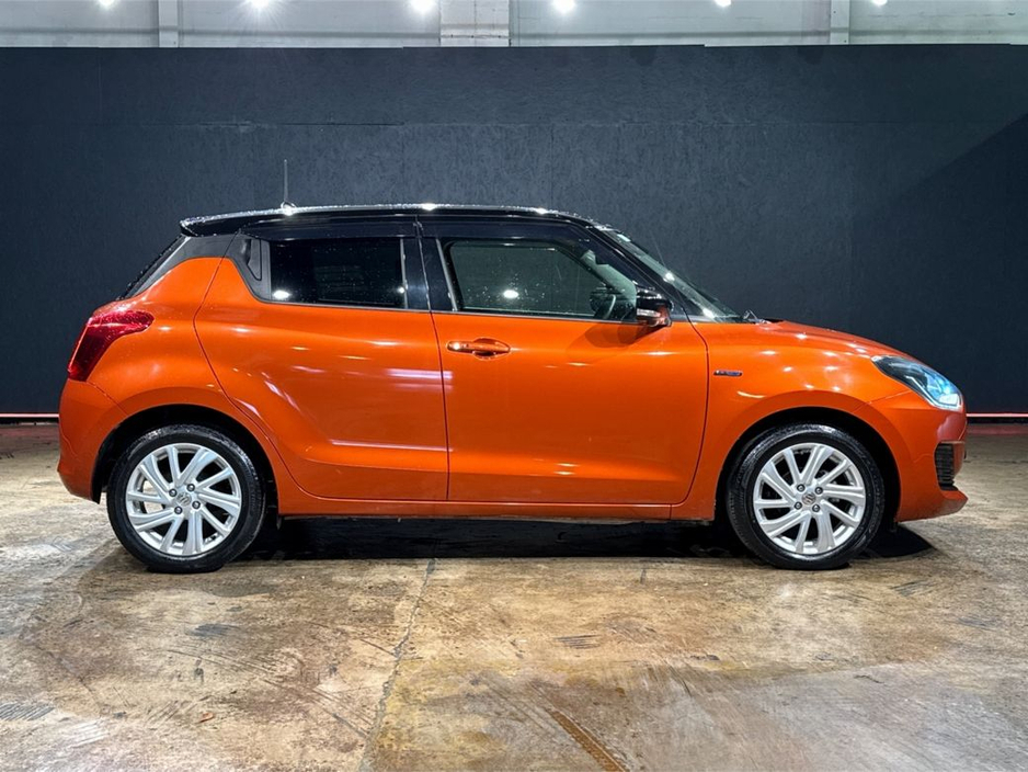 2021 Suzuki Swift - image 2