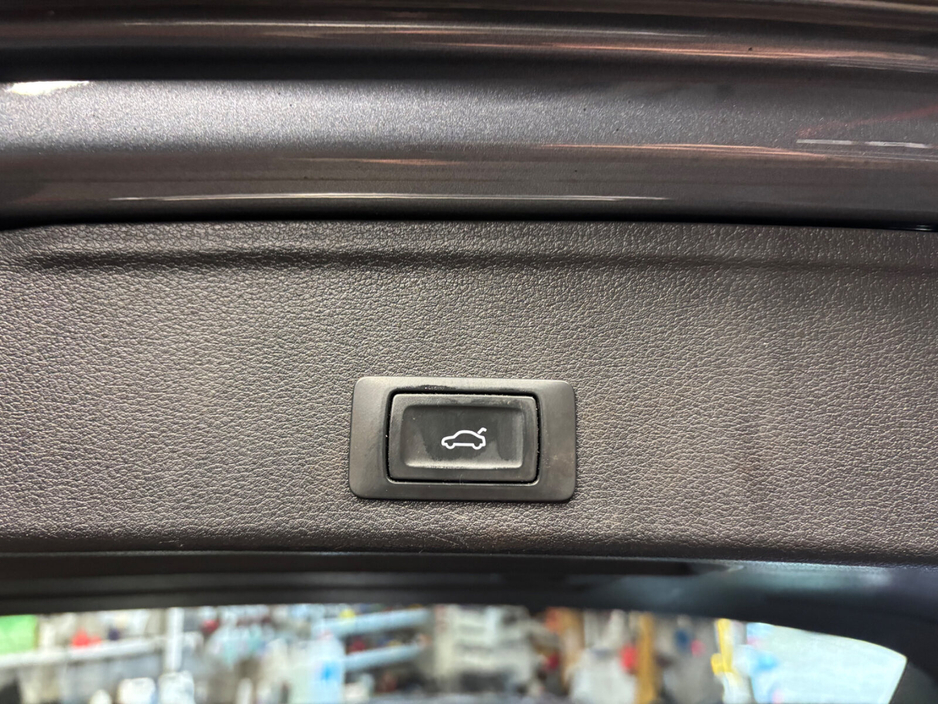 2018 Audi A4 - image 19