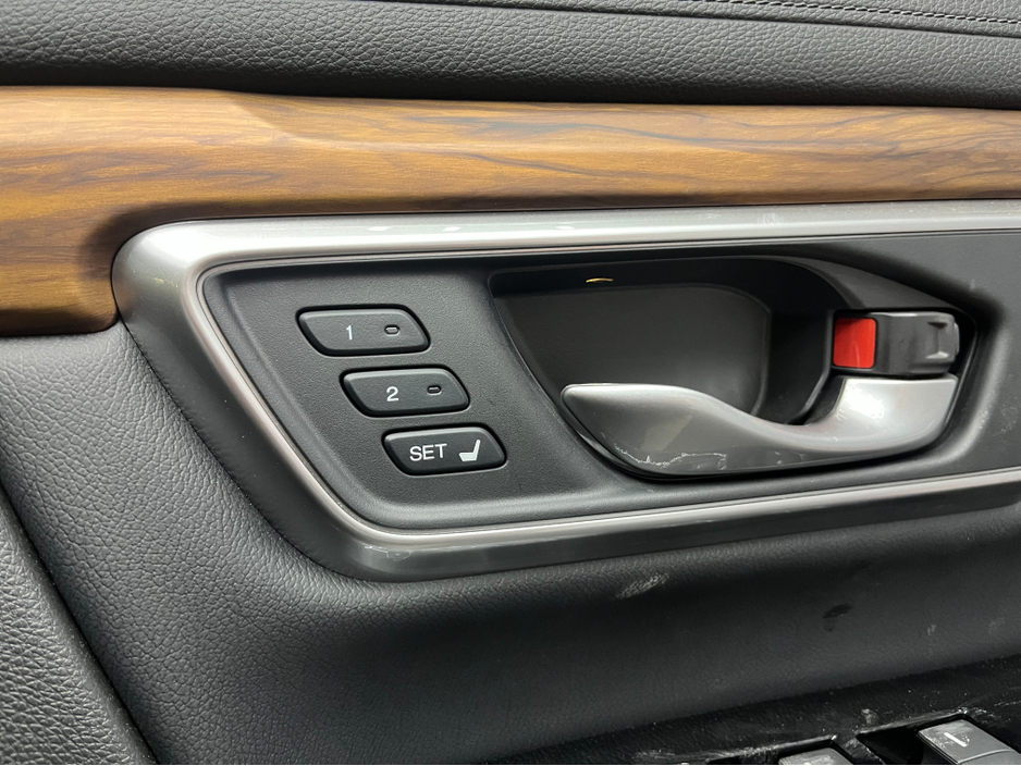 2019 Honda CR-V €27950 2019 HONDA CR-V HYBRID MASTERPIECE 2.0 AUTOMATIC / ELECTRIC MEMORY & HEATED SEATS / REVERSE CAMEAR / CRUISE CONTROL €27,950