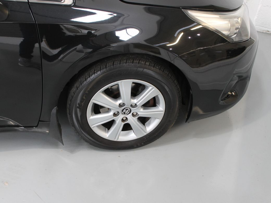 2016 Toyota Avensis - image 27