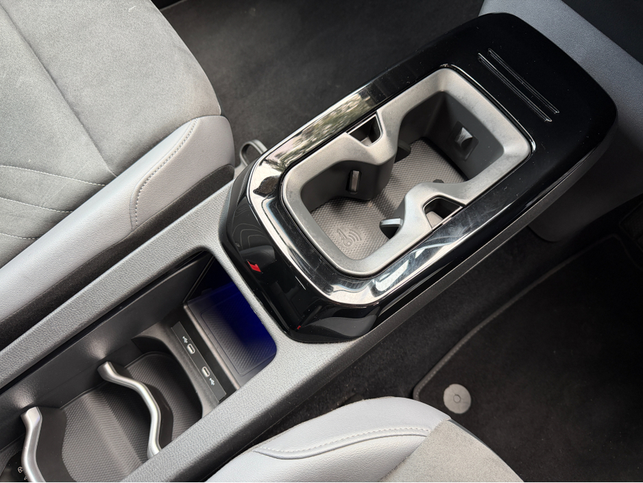 2023 Volkswagen ID.4 - image 19