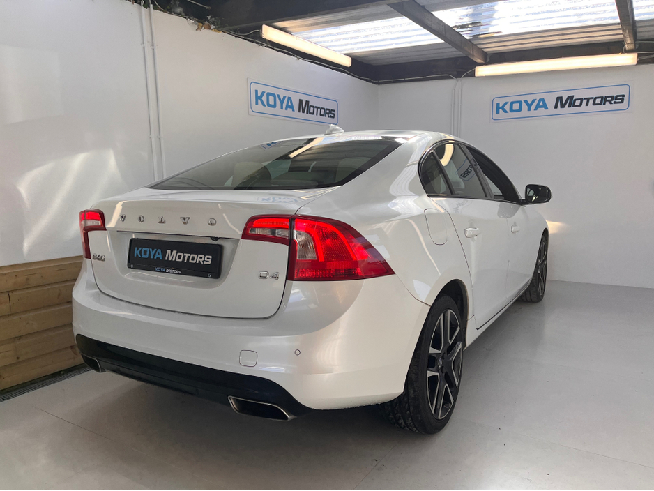 2016 Volvo S60 - image 15