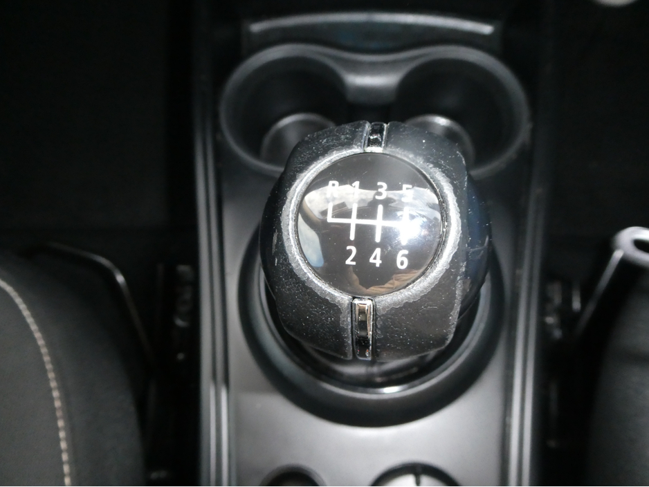 2017 MINI Countryman - image 18