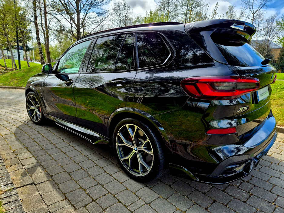 2021 BMW X5 - image 7