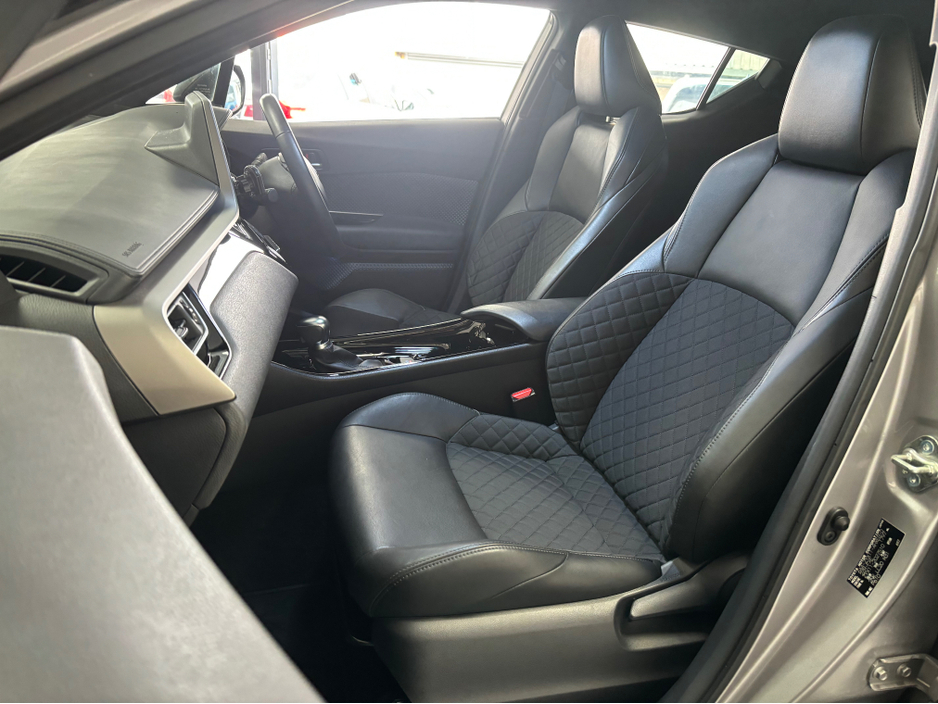 2020 Toyota C-HR - image 13