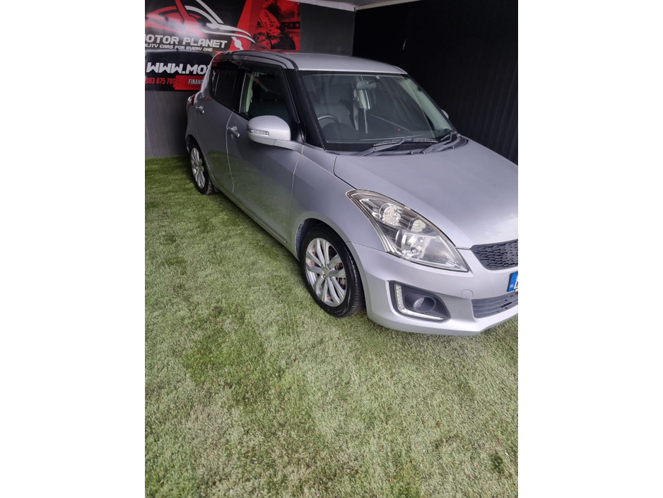 2014 Suzuki Swift - image 2