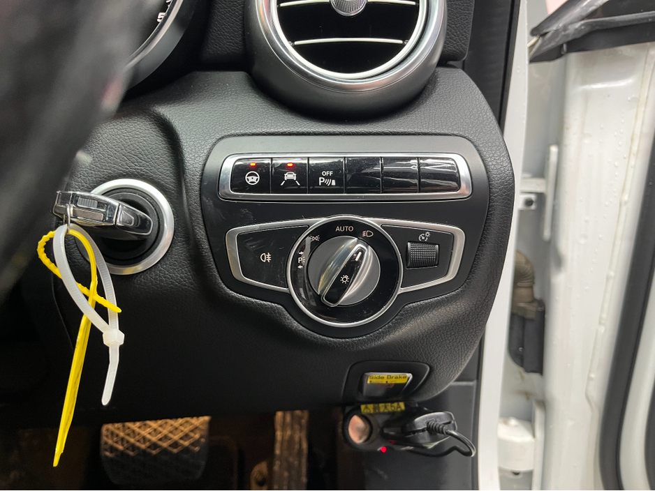 2016 Mercedes-Benz C Class €19950 2016 MERCEDES-BENZ AVANTGARDE 2.0 AUTOMATIC / CRUISE CONTROL / REVERSE CAMERA / ELECTRIC MEMORY & HEATED SEATS / PADDLE SHIFTERS AND MORE €19,950