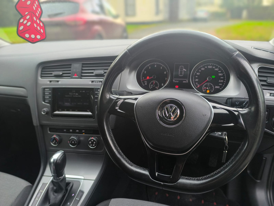 2014 Volkswagen Golf - image 17