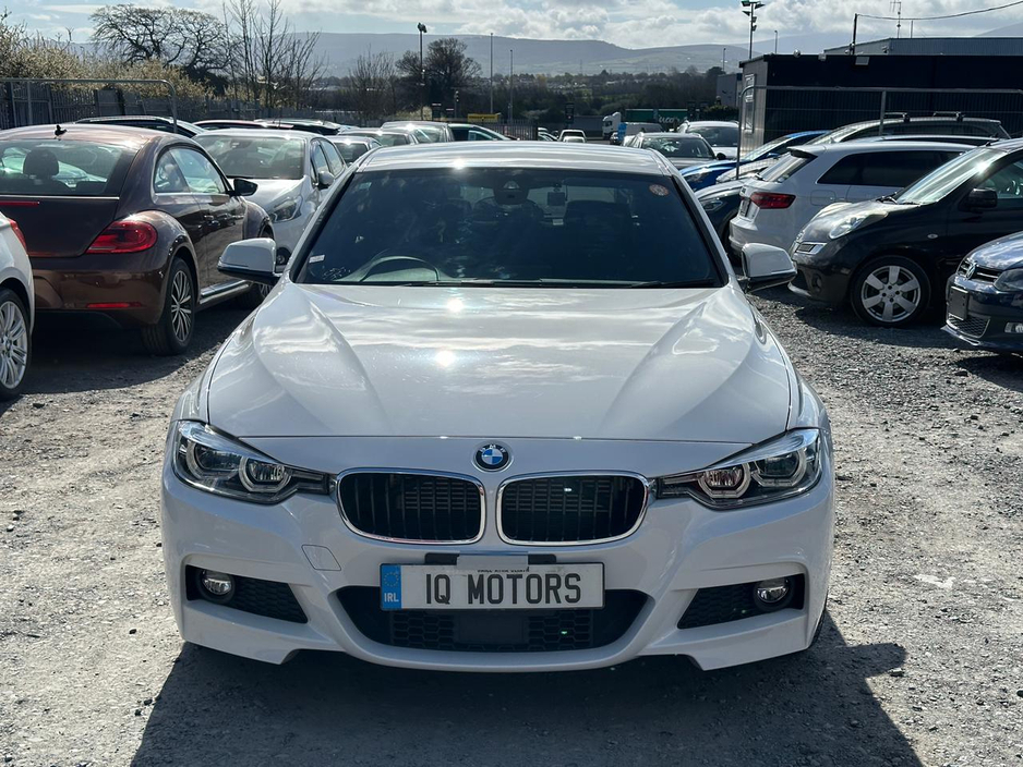 2017 BMW 3 Series - image 2