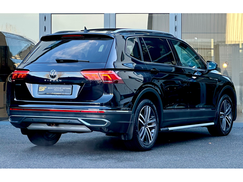 2022 Volkswagen Tiguan Allspace ++LEATHER / AUTO / 7-SEAT  PANORAMIC ROOF++ €33,950