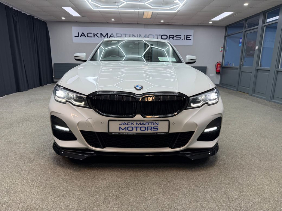 2021 BMW 3 Series - image 2