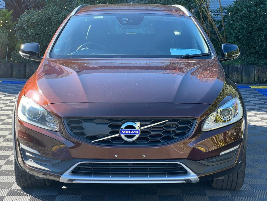 2016 Volvo V60 - image 14