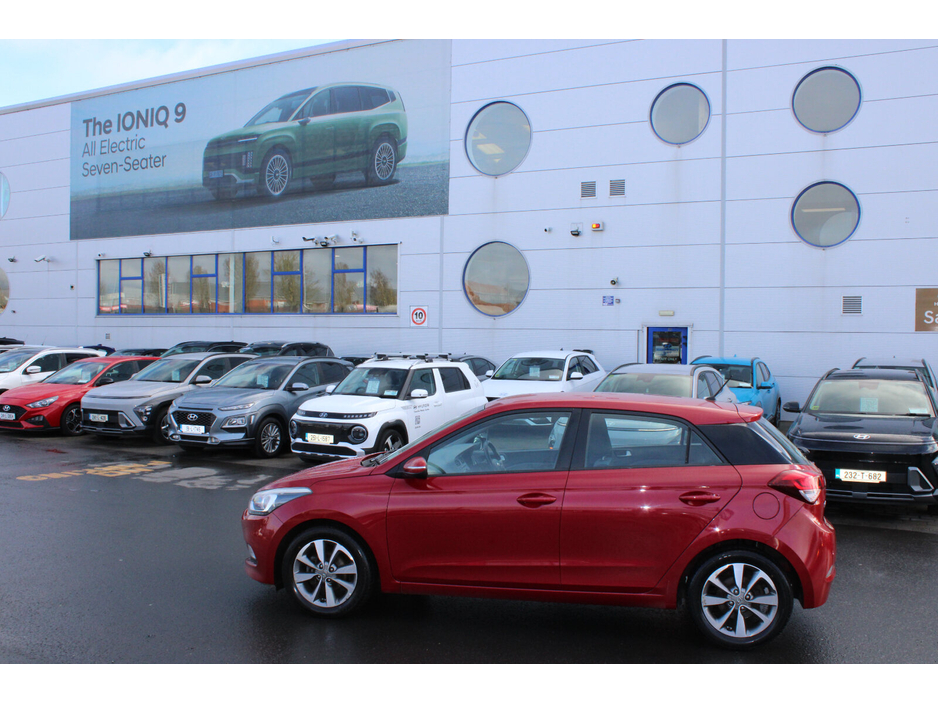 2017 Hyundai i20 - image 2