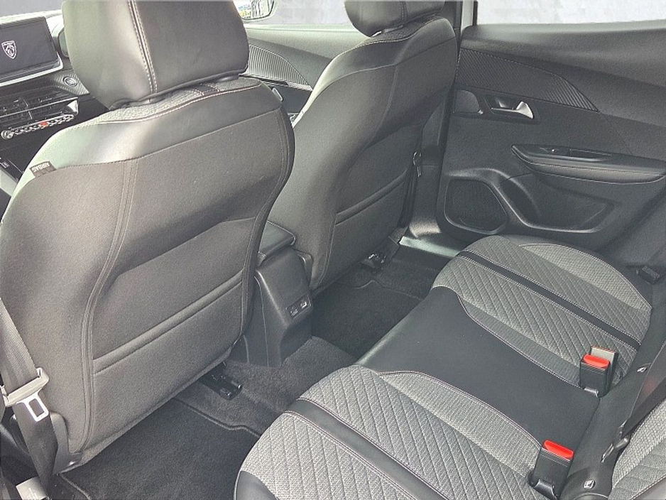 2024 Peugeot 2008 - image 8